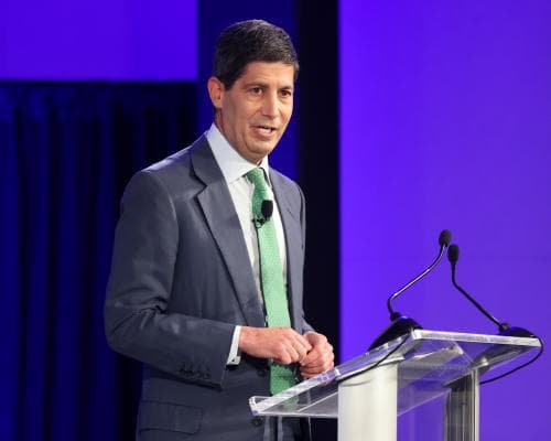 Trump Pushes for Fed Chair Who Will Follow His Advice