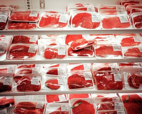 US meat farms use 16% more antibiotics in 2024, new report says