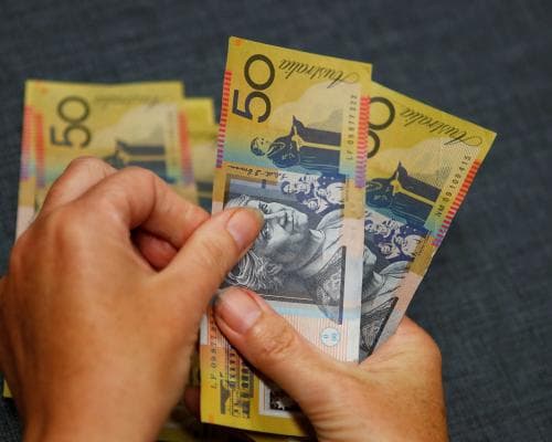 Australian Dollar Strongest in Years: When Should You Book Your Trip?