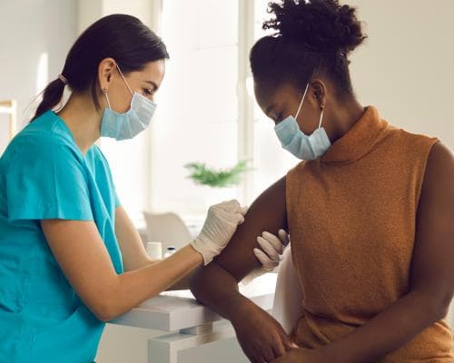 Health experts say NHS chief’s mask advice for flu patients is confusing