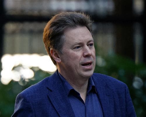 Bank of Scotland fined £160k for opening account for Putin ally