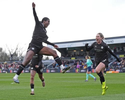 Manchester City extend WSL lead to 9 points with late win over London City