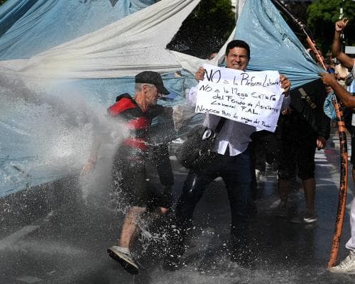 Argentina to Pass Labor Law That Cuts Union Power and Extends Work Hours