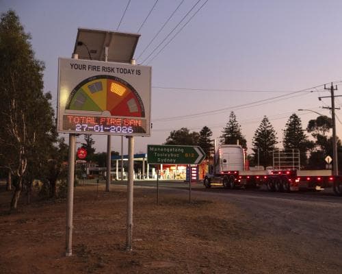 Victoria Hits Record Heat, Fires Spread Amid Emergency Warnings