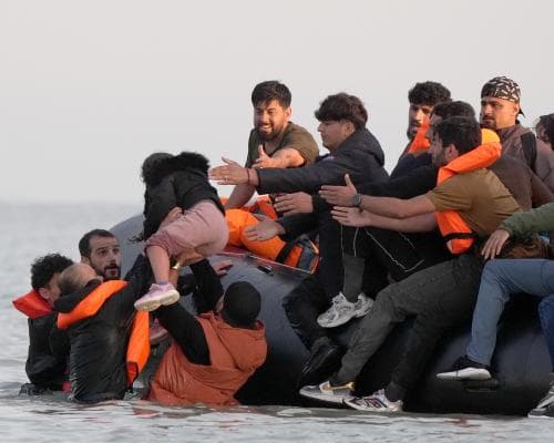 Labour’s new asylum rules give refugees only temporary status