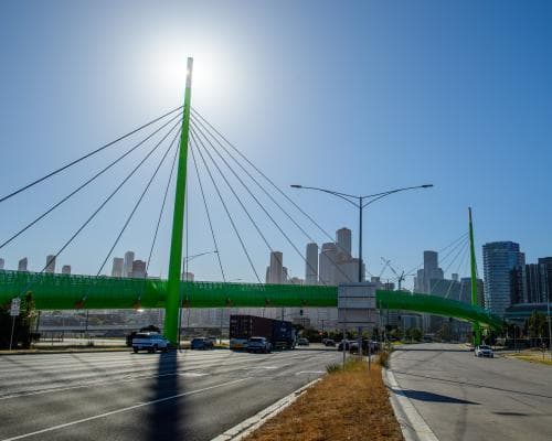 Victoria Breaks Heat Records, Melbourne Play Cancellations, Ye Apologises