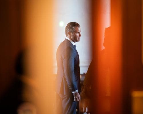 Hegseth in Trouble: Two Scandals Push for His Resignation