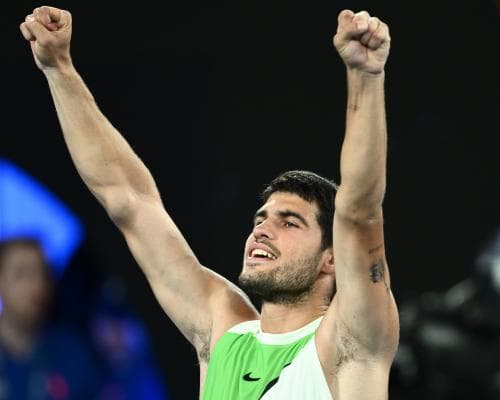 Alcaraz Beats De Minaur to Reach Australian Open Semifinals