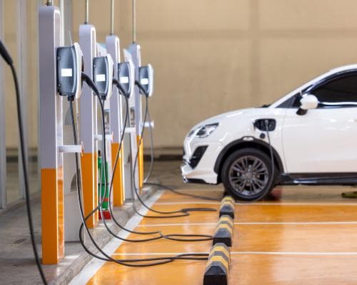 Conservatives plan to lift 2030 ban on new petrol and diesel cars