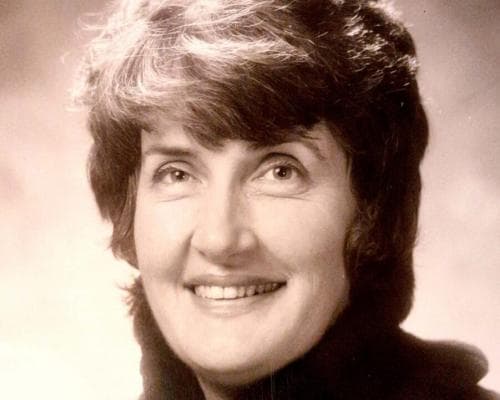 Ruth Johns, 91, pioneer for single mothers and community housing dies