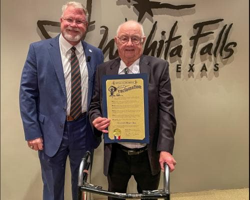 95‑Year‑Old Texas Bus Driver Holds Guinness World Record