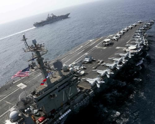 US Holds Air Drills Near Iran to Show Power